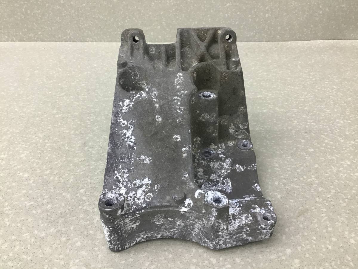 Кронштейн кондиционера Ford Focus 3 (CB8) 2011-2019 Кронштейн кондиционера Ford Focus 3 (CB8) 2011-2019