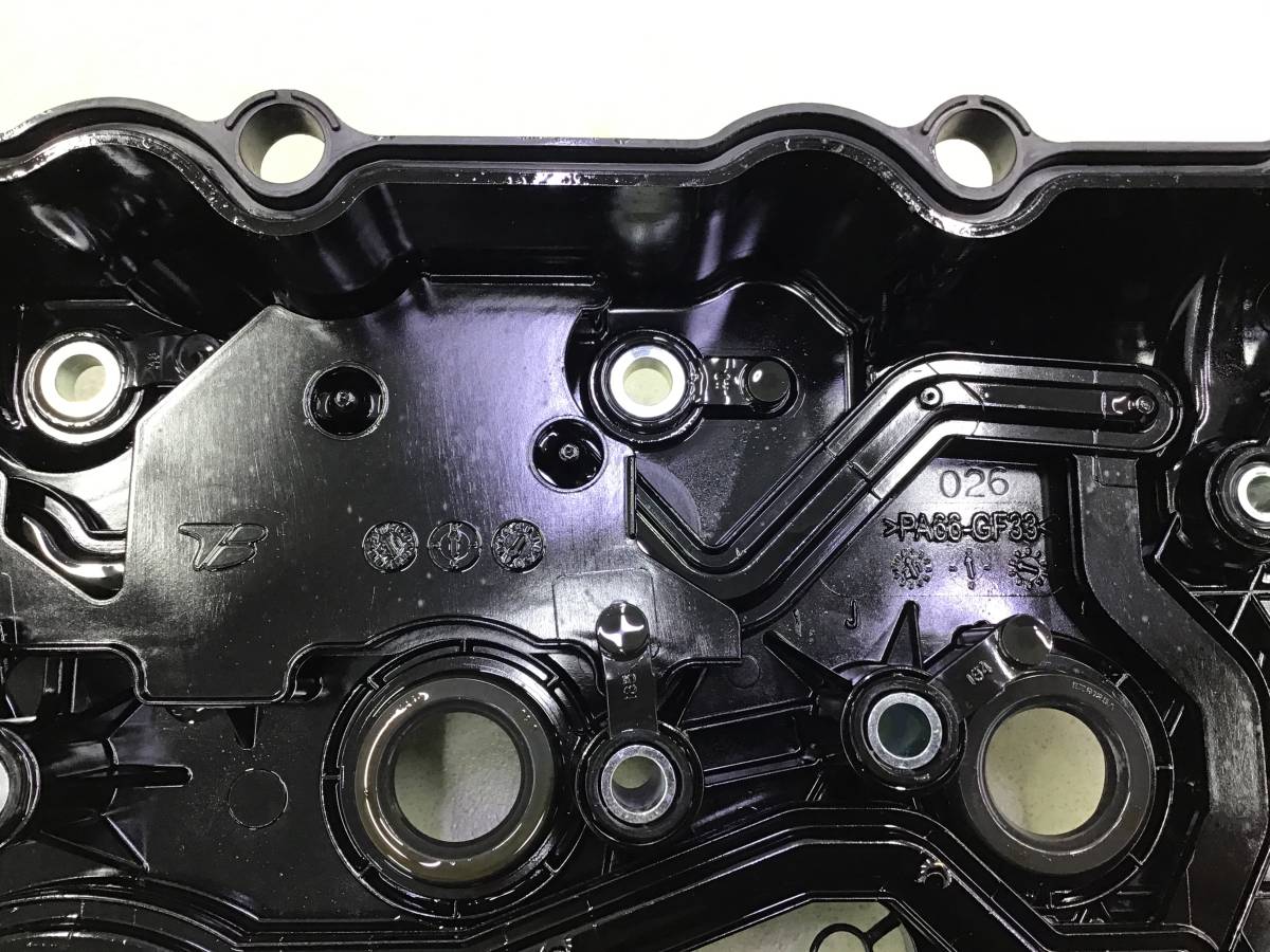 Крышка головки блока (клапанная) Toyota Land Cruiser (J300) 2021>