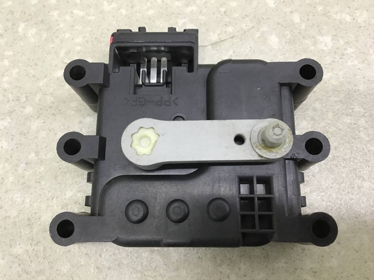 Моторчик заслонки печки Mazda CX-7 (ER) 2006-2012 Моторчик заслонки печки Mazda CX-7 (ER) 2006-2012