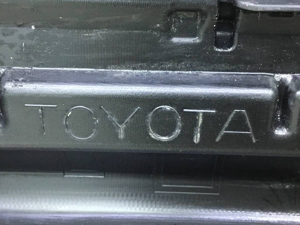 Накладка заднего бампера Toyota Land Cruiser 11 (VDJ200) 2007-2021 Накладка заднего бампера Toyota Land Cruiser 11 (VDJ200) 2007-2021