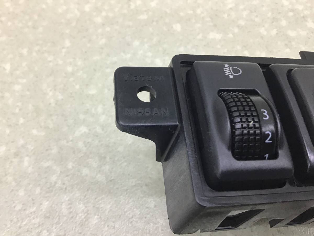 Блок кнопок Nissan Note (E11) 2006-2013 Блок кнопок Nissan Note (E11) 2006-2013