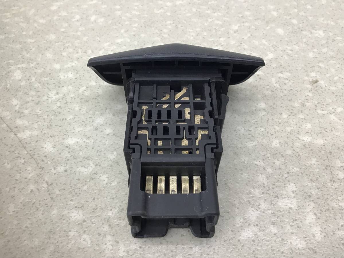 Кнопка аварийной сигнализации Nissan Primera (P12) 2002-2007 Кнопка аварийной сигнализации Nissan Primera (P12) 2002-2007