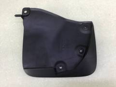 Брызговик передний правый Toyota Land Cruiser (J300) 2021>