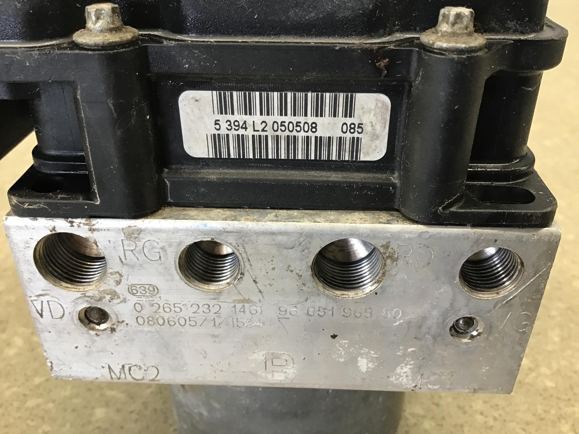 Блок ABS (насос) Citroen Xsara Picasso 2004 - 2009 Блок ABS (насос) Citroen Xsara Picasso 2004 - 2009