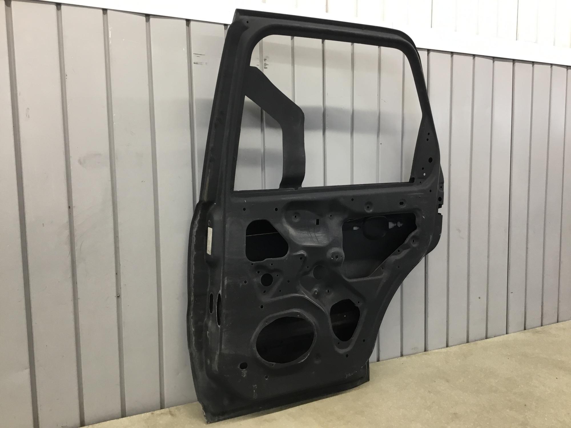 Дверь задняя правая, Ford Maverick 2001-2006 Дверь задняя правая, Ford Maverick 2001-2006