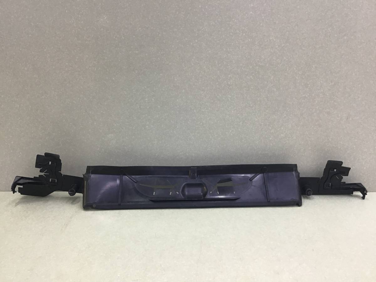 Воздуховод радиатора BMW X5 G05 2018>