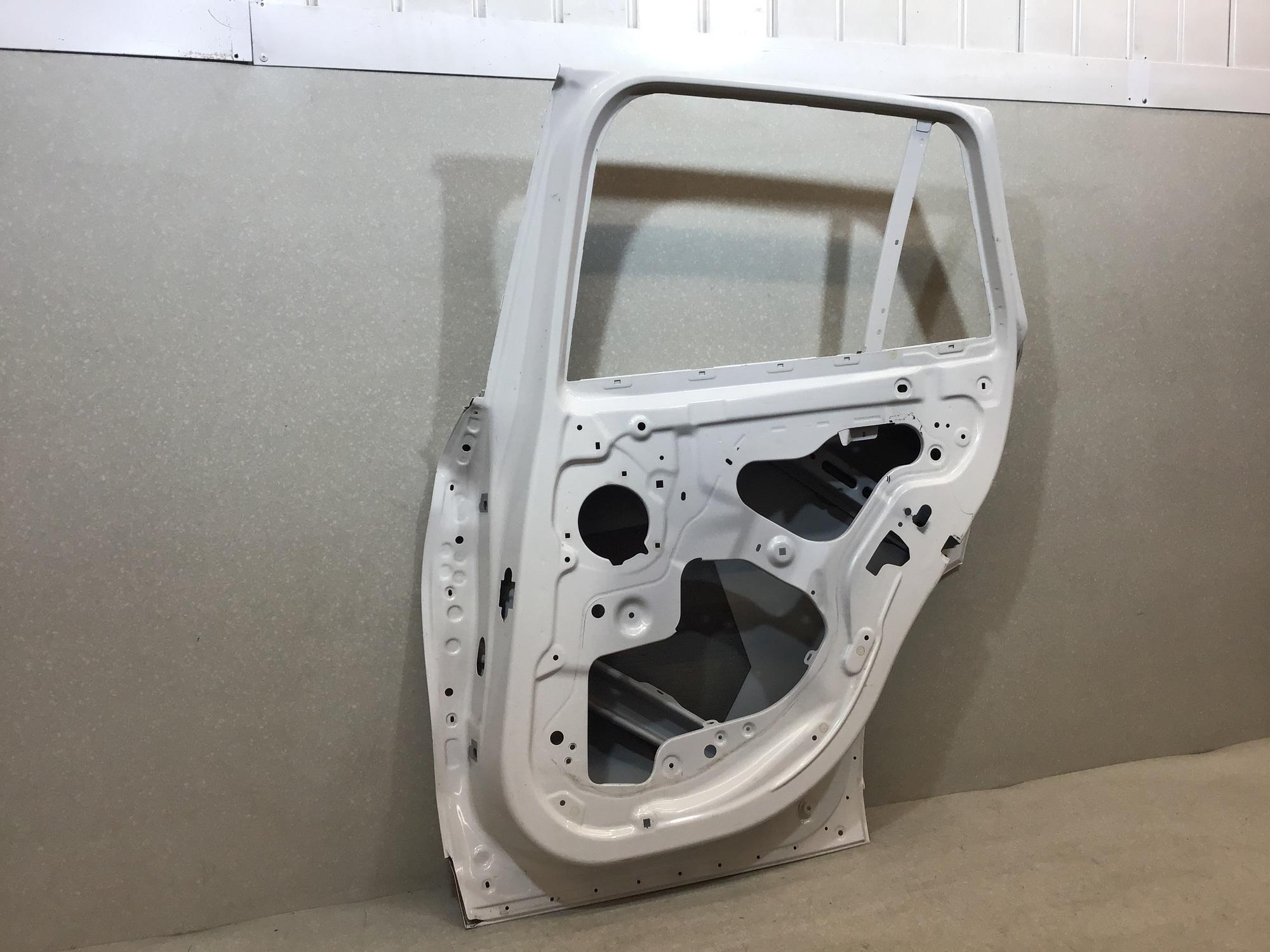 Дверь задняя правая, BMW X1 F48 2014> Дверь задняя правая, BMW X1 F48 2014>