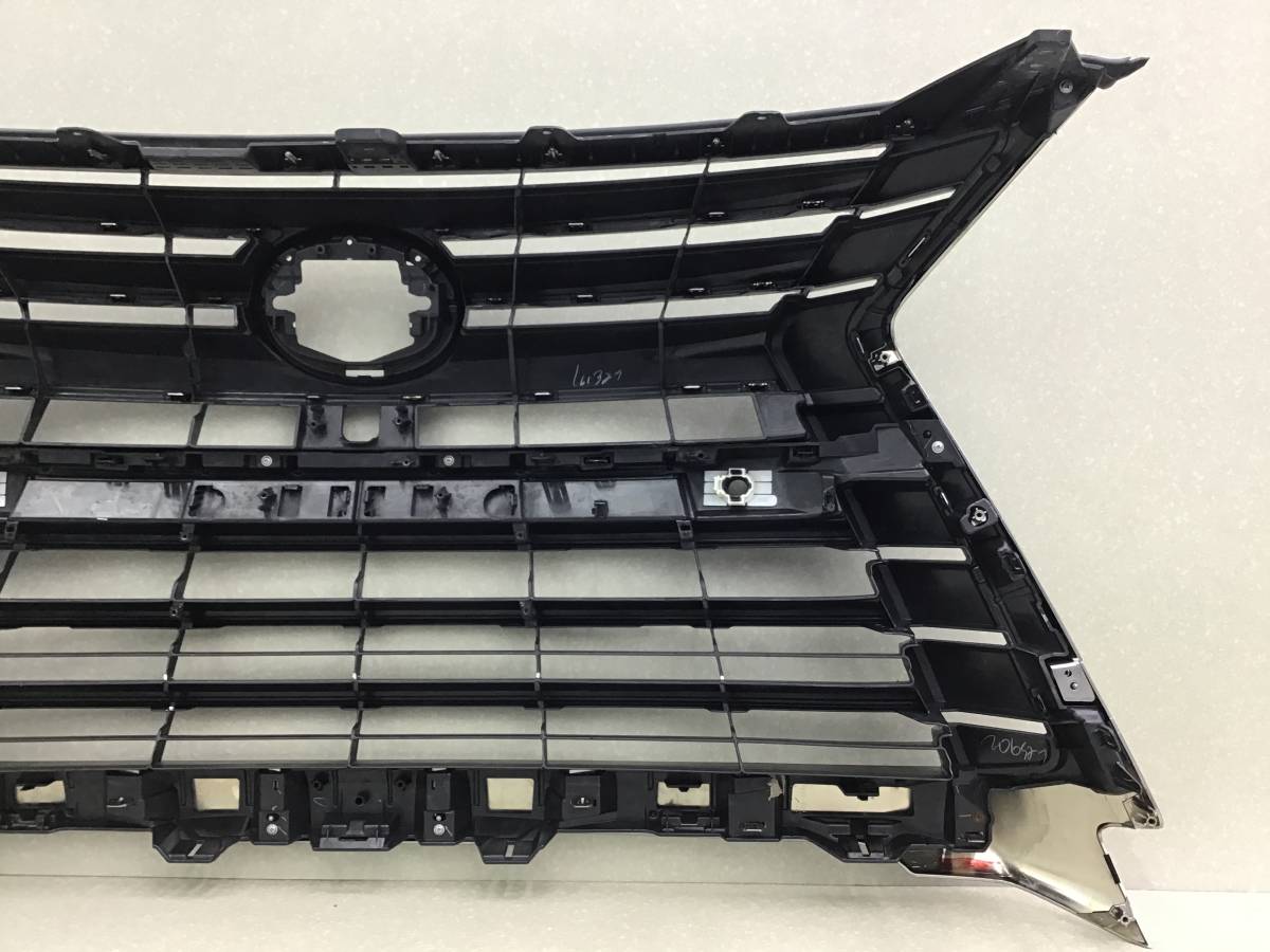 Решетка радиатора Lexus LX450D /570 (VDJ201) 2015-2022