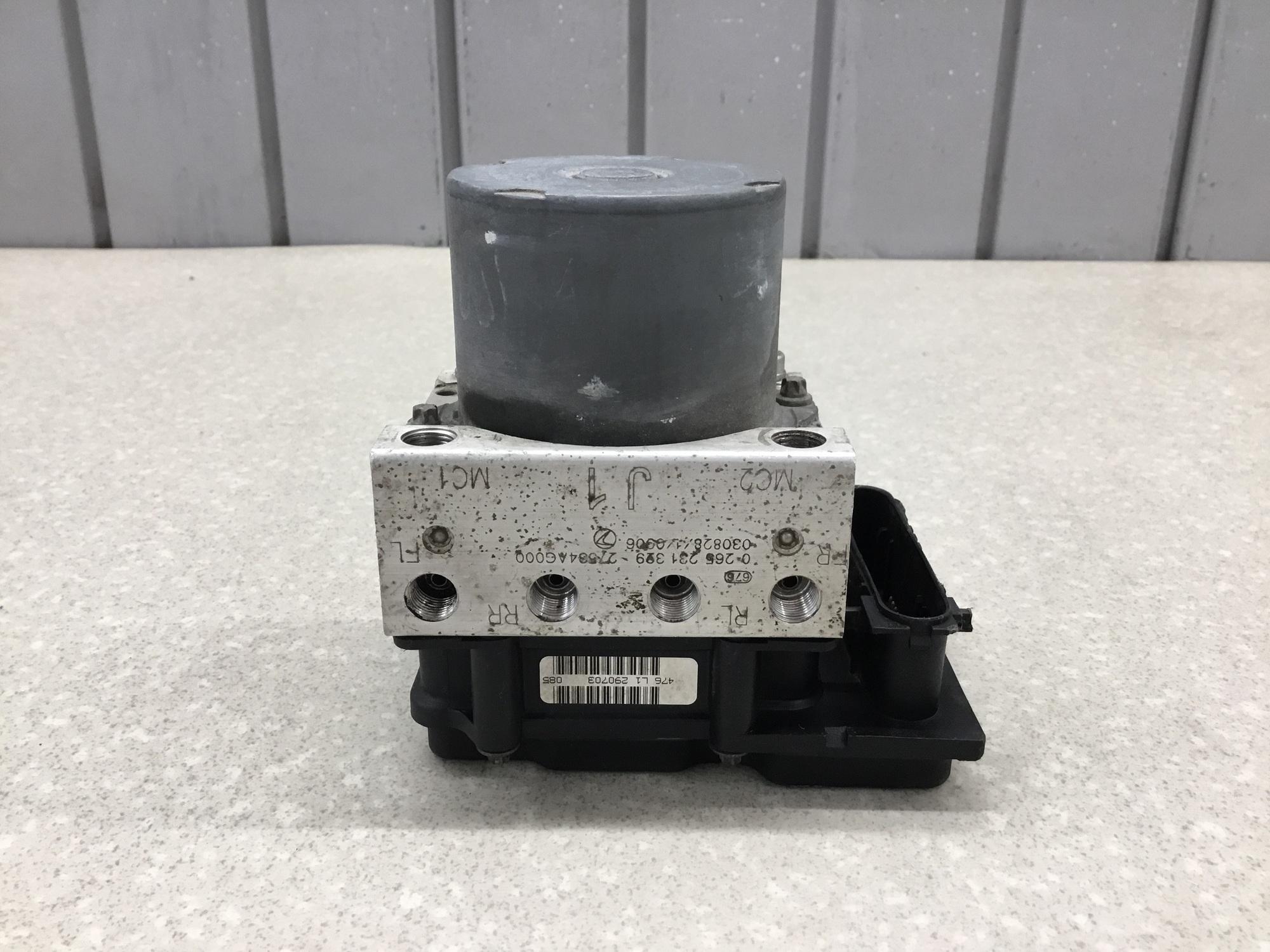 Блок ABS (насос) Subaru Legacy (B13) 2003-2009 Блок ABS (насос) Subaru Legacy (B13) 2003-2009