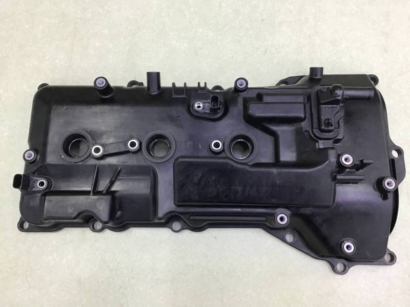 Крышка головки блока (клапанная) Toyota Land Cruiser (J300) 2021>