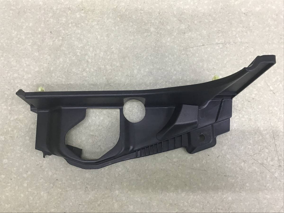 Накладка (кузов внутри) Toyota Land Cruiser 11 (VDJ200) 2007-2021 Накладка (кузов внутри) Toyota Land Cruiser 11 (VDJ200) 2007-2021