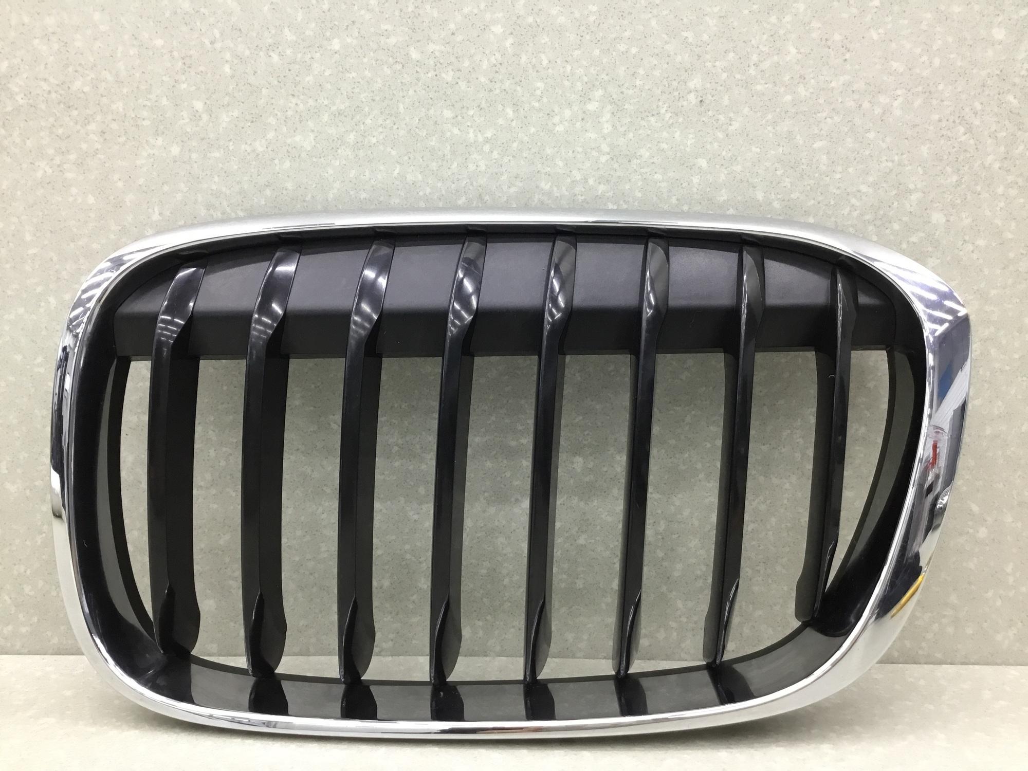 Решетка радиатора BMW X1 F48 2014> Решетка радиатора BMW X1 F48 2014>