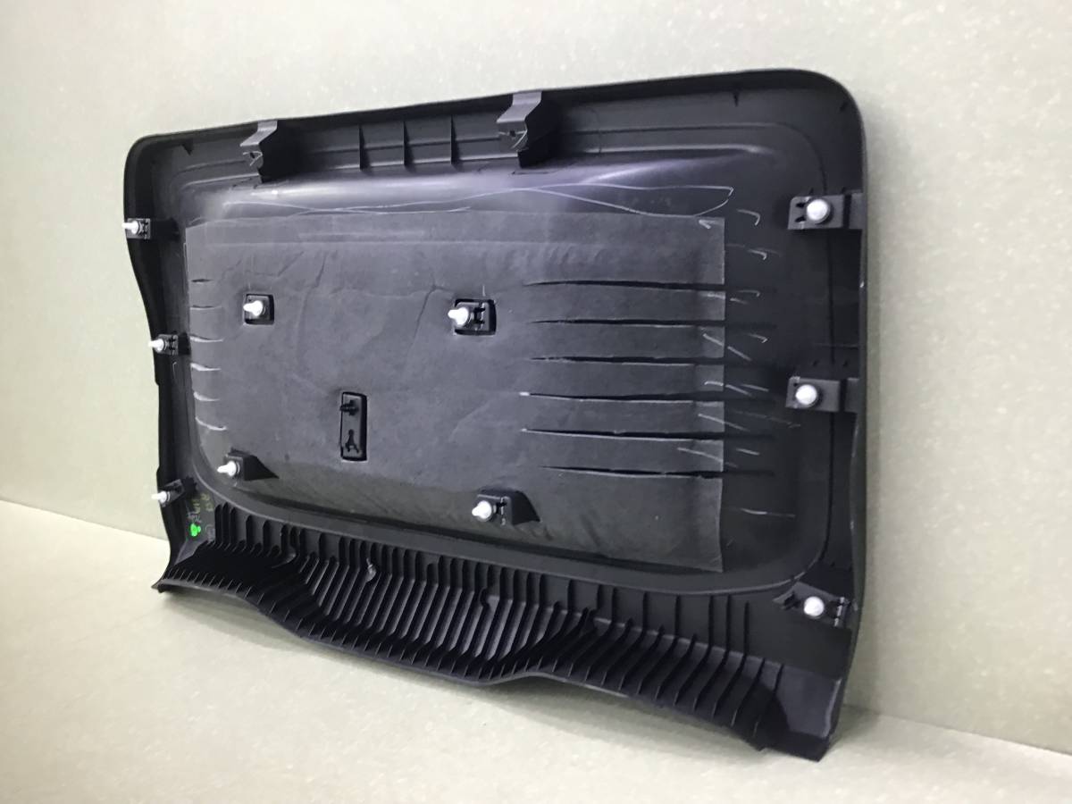 Обшивка двери багажника Ford EcoSport (B515) 2014-2019 Обшивка двери багажника Ford EcoSport (B515) 2014-2019