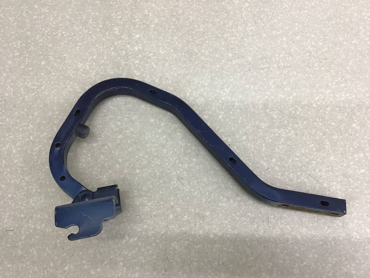 Петля крышки багажника Mitsubishi Lancer 9 (CS/Classic) 2000-2011 Петля крышки багажника Mitsubishi Lancer 9 (CS/Classic) 2000-2011