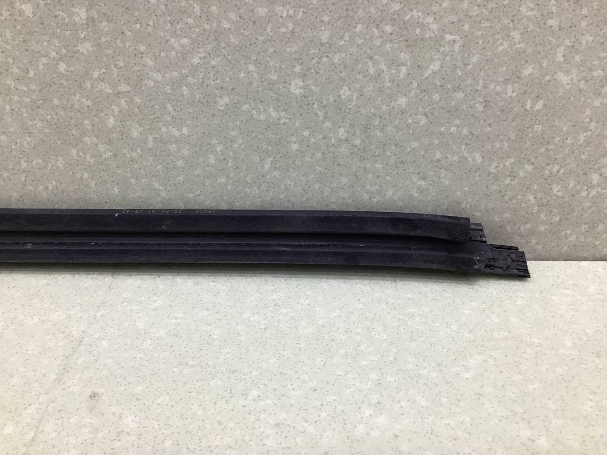 Накладка стекла заднего левого Toyota Camry (XV70) 2017>