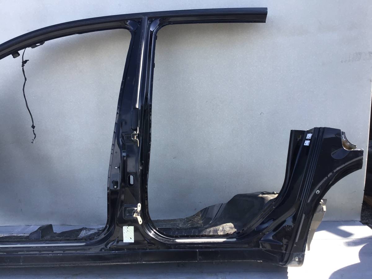 Порог со стойкой левый Infiniti QX56 (JA60) 2004-2010 Порог со стойкой левый Infiniti QX56 (JA60) 2004-2010