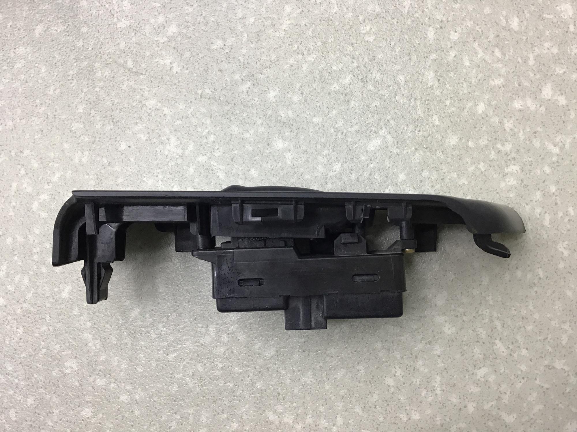 Кнопка стеклоподъемника, Great Wall Hover H3 2010> Кнопка стеклоподъемника, Great Wall Hover H3 2010>