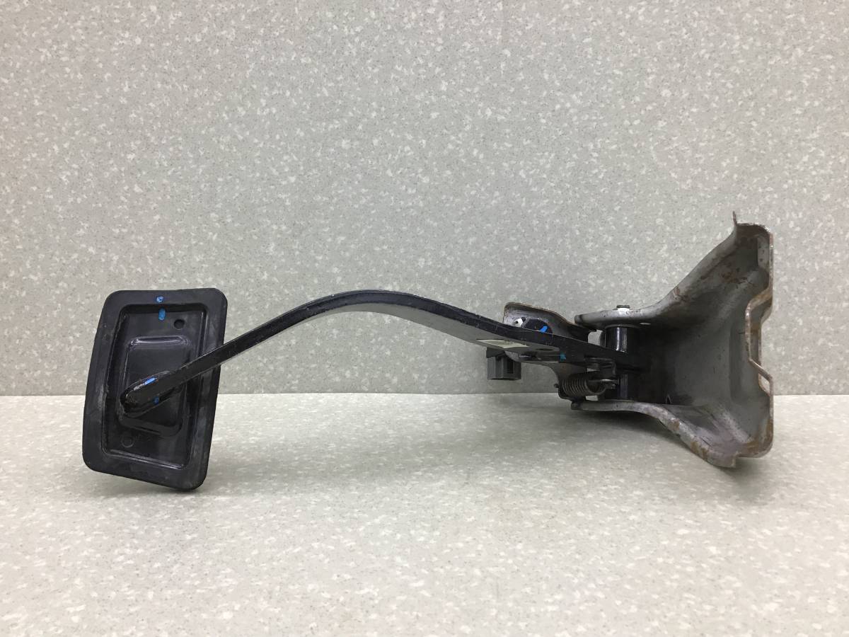 Педаль тормоза Hyundai Sonata 6 (YF) 2010-2014 Педаль тормоза Hyundai Sonata 6 (YF) 2010-2014