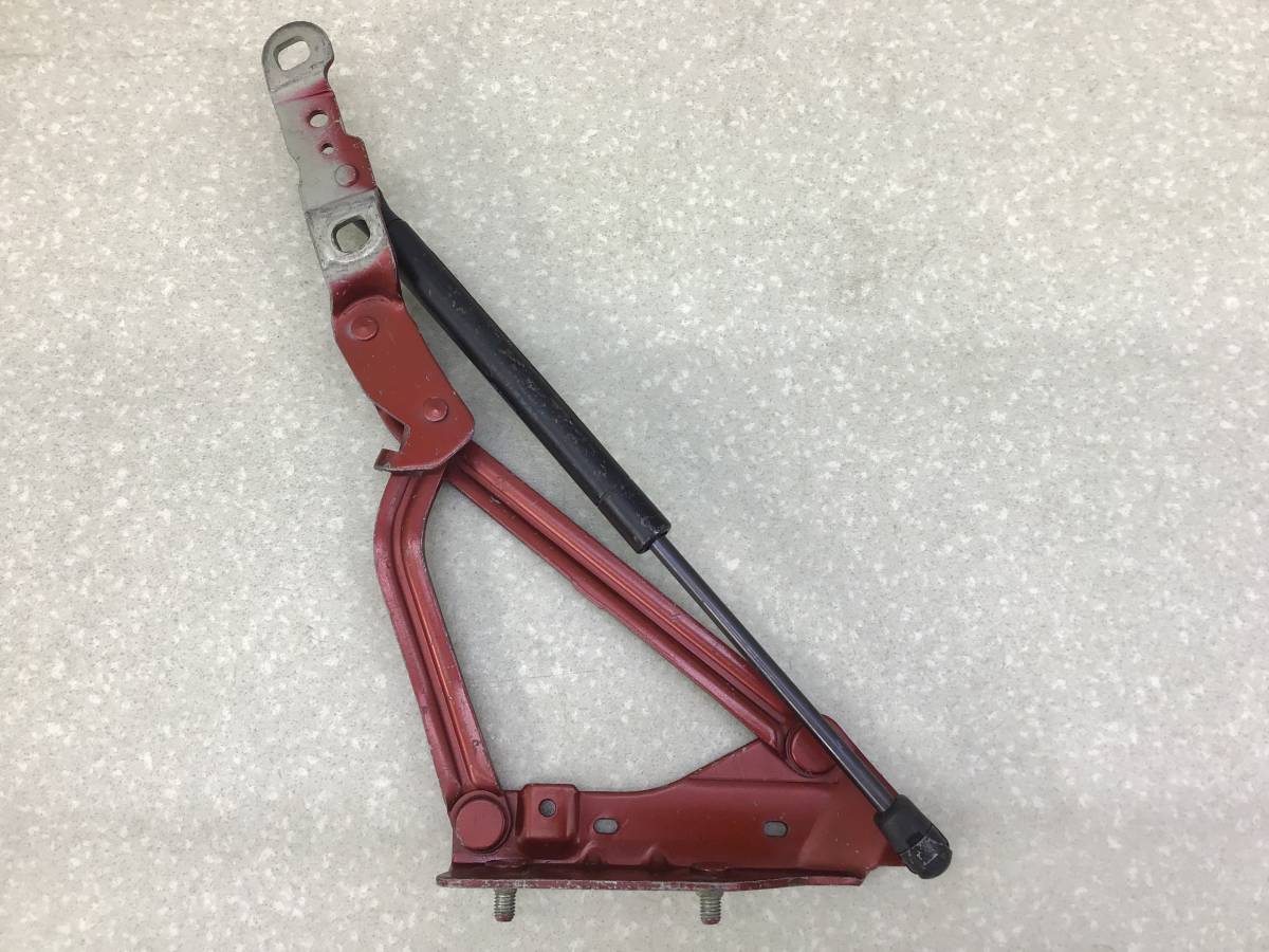 Петля крышки багажника Renault Megane (2) 2002-2009 Петля крышки багажника Renault Megane (2) 2002-2009