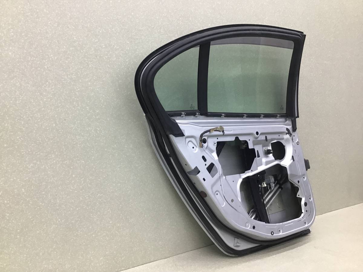 Дверь задняя левая BMW 5-series E60/E61 2003-2009 Дверь задняя левая BMW 5-series E60/E61 2003-2009