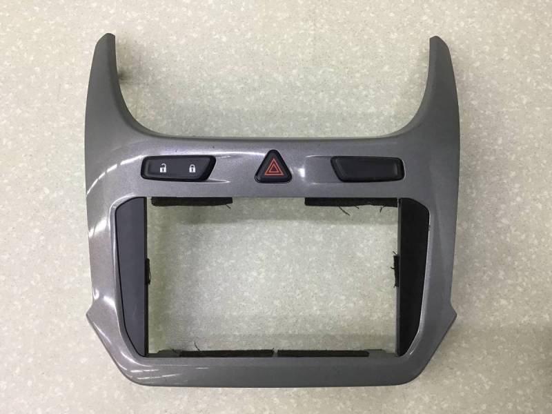 Рамка магнитолы Chevrolet Cobalt (T250) 2011-2015 Рамка магнитолы Chevrolet Cobalt (T250) 2011-2015