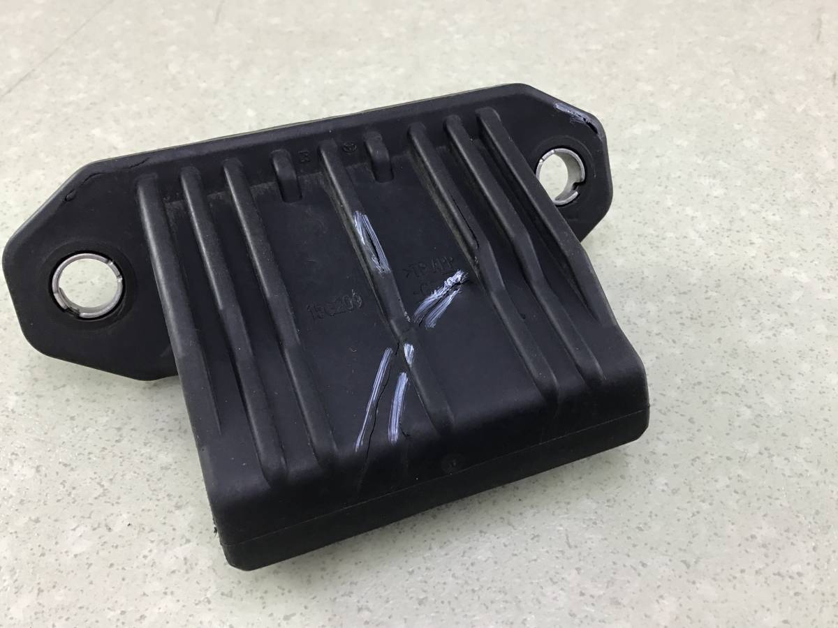 Кнопка открывания багажника Toyota Land Cruiser (J300) 2021>