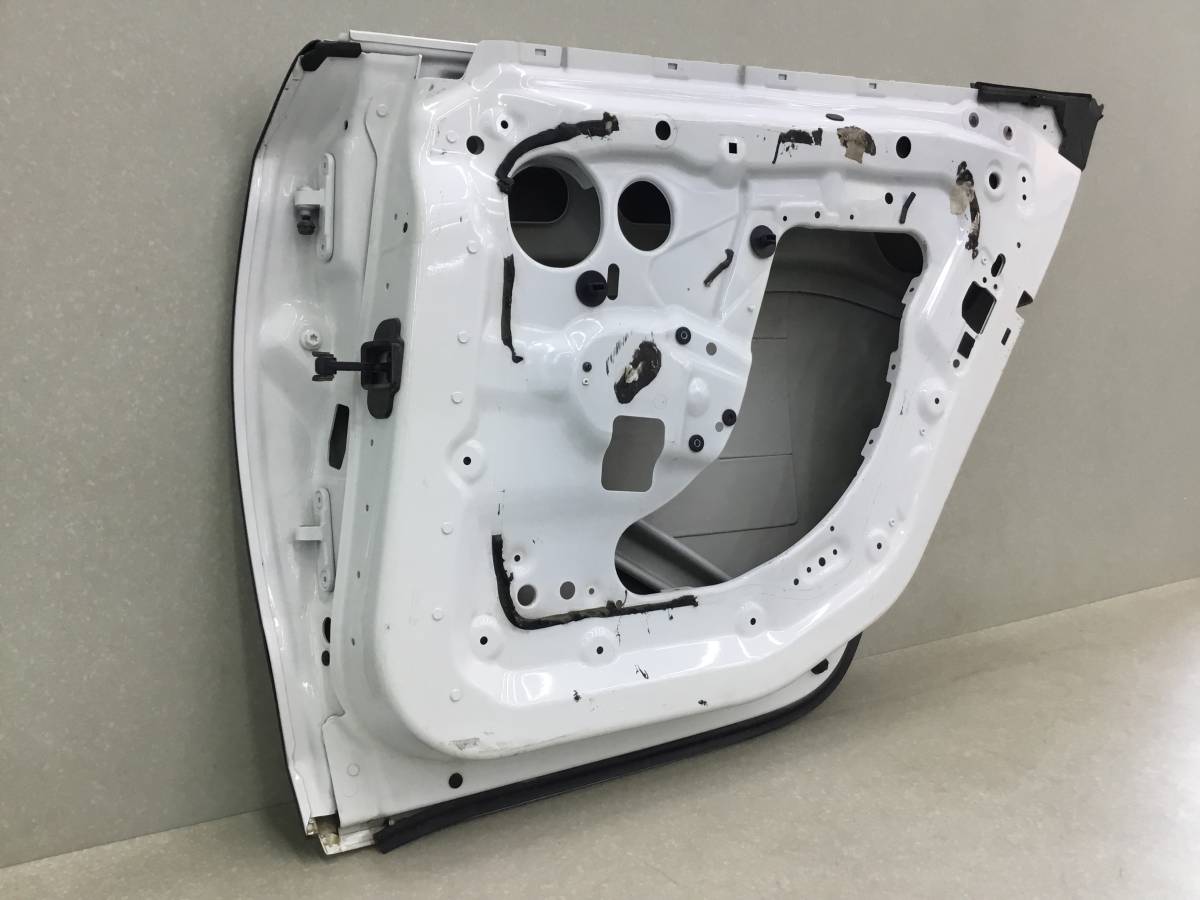 Дверь задняя правая BMW GT F07 2008> Дверь задняя правая BMW GT F07 2008>