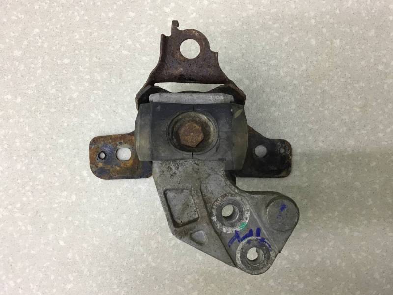 Опора двигателя правая Geely MK (5AFE) 2008-2015 Опора двигателя правая Geely MK (5AFE) 2008-2015
