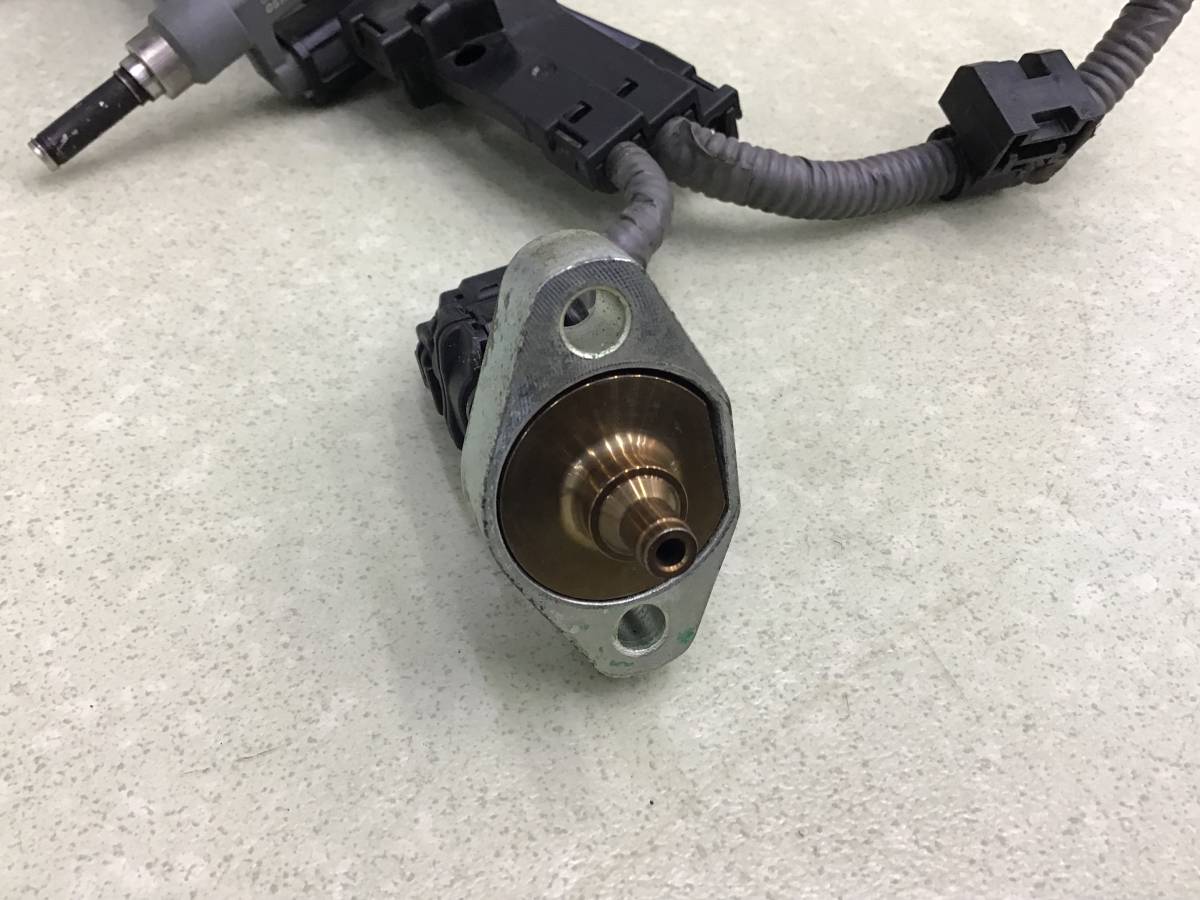 Рейка топливная (рампа) Toyota Land Cruiser (J300) 2021>