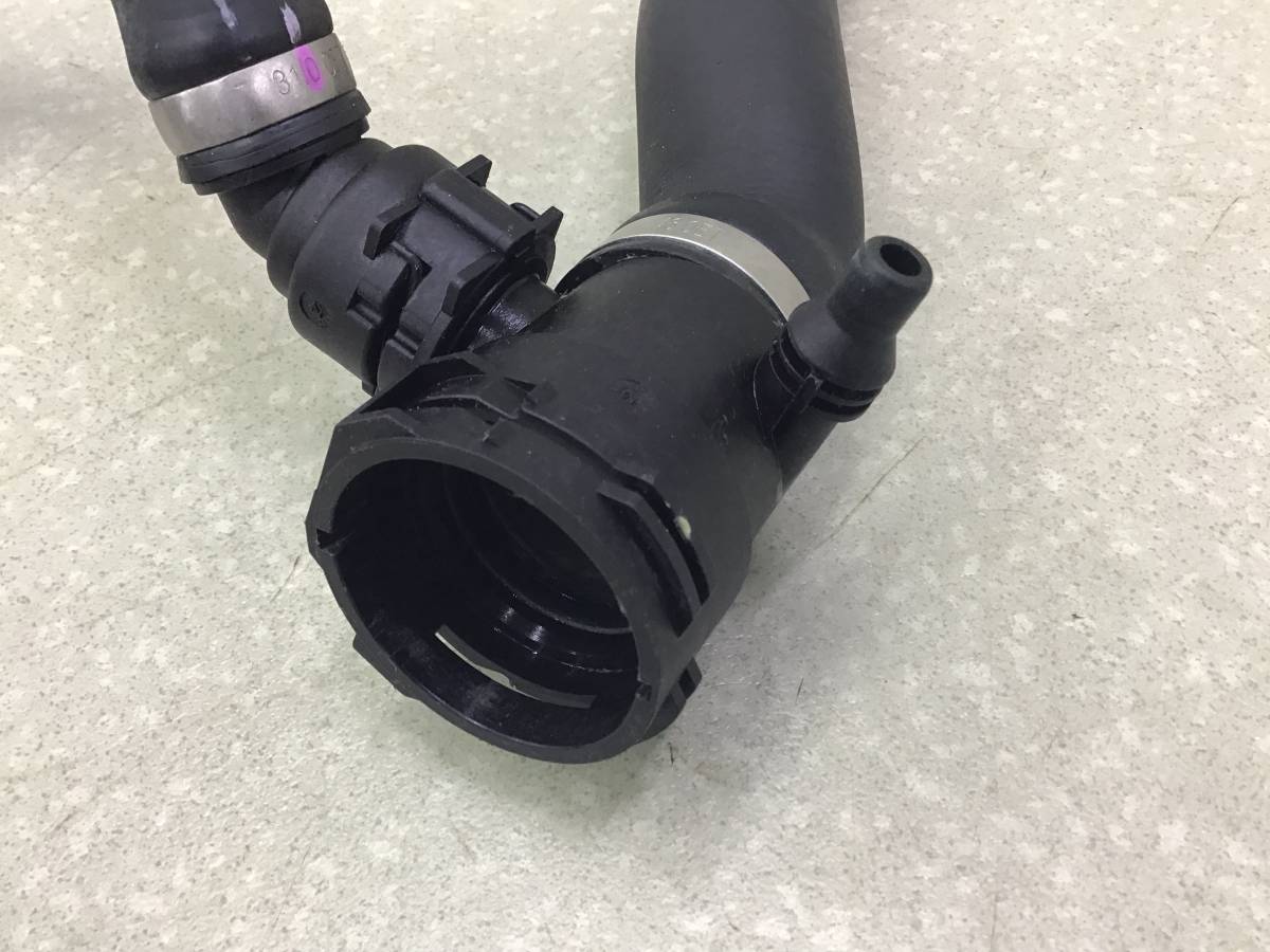 Патрубок BMW X3 F25 2010-2017 Патрубок BMW X3 F25 2010-2017