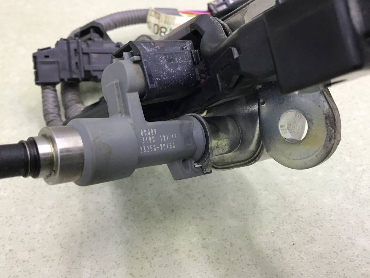 Рейка топливная (рампа) Toyota Land Cruiser (J300) 2021>