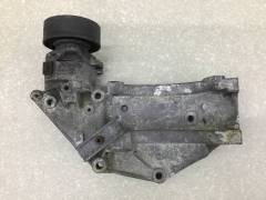 Кронштейн генератора Ford Kuga (CBV) 2008-2013 Кронштейн генератора Ford Kuga (CBV) 2008-2013