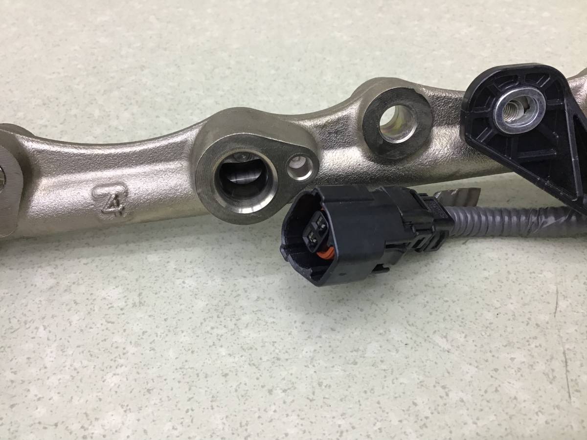 Рейка топливная (рампа) Toyota Land Cruiser (J300) 2021>