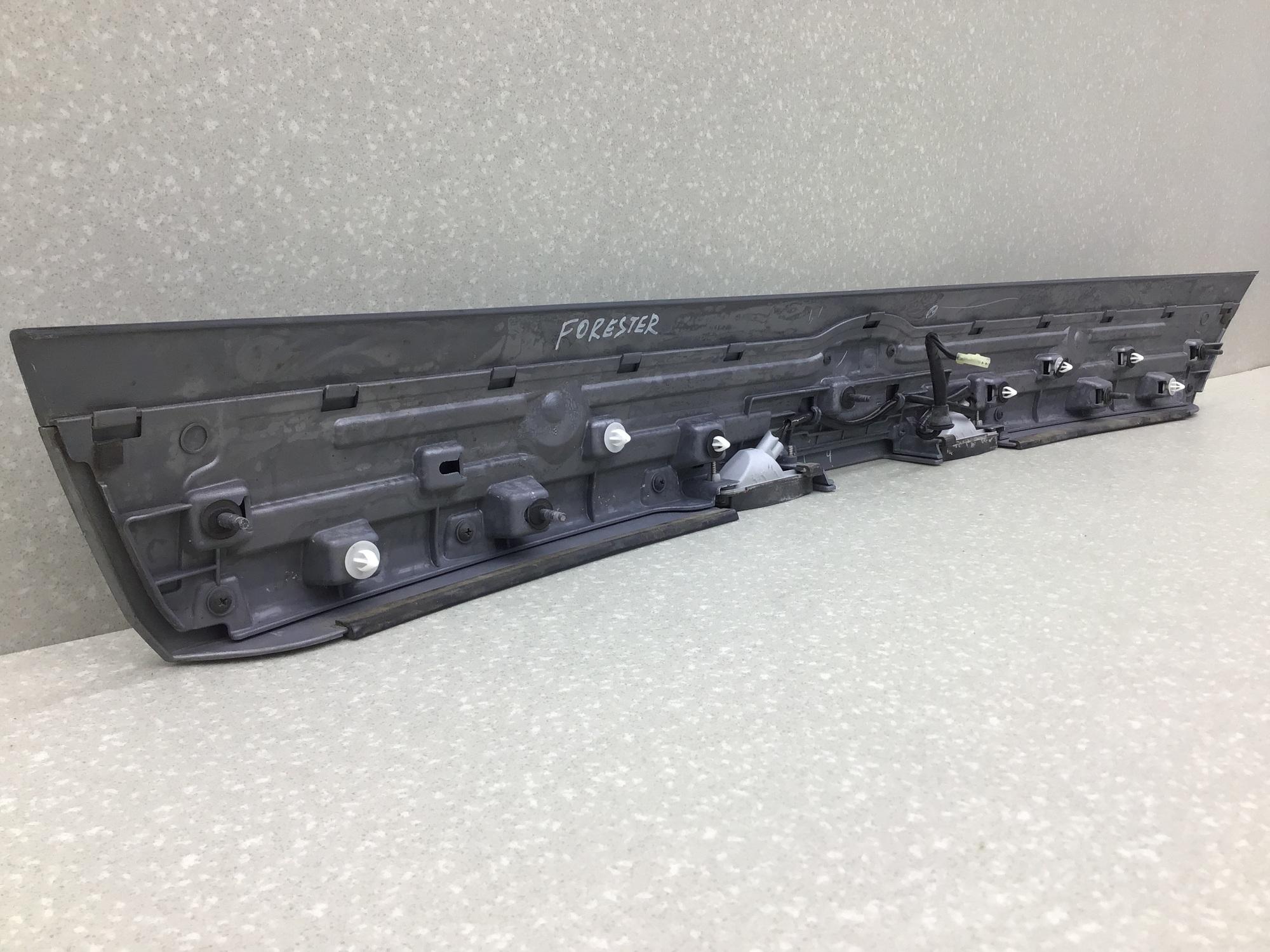 Накладка двери багажника, Subaru Forester (S11) 2002-2007 Накладка двери багажника, Subaru Forester (S11) 2002-2007