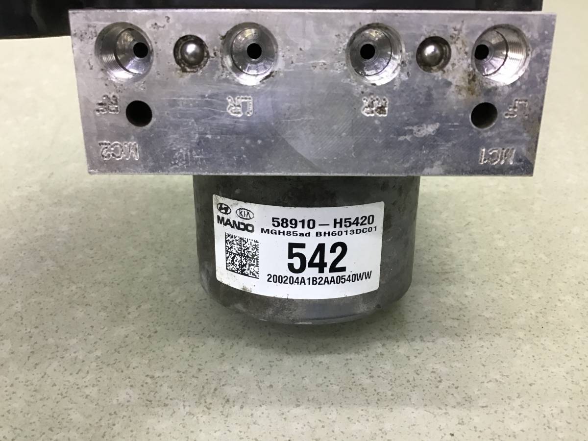 Блок ABS (насос) Hyundai Solaris 2 (HCR) 2017-2020