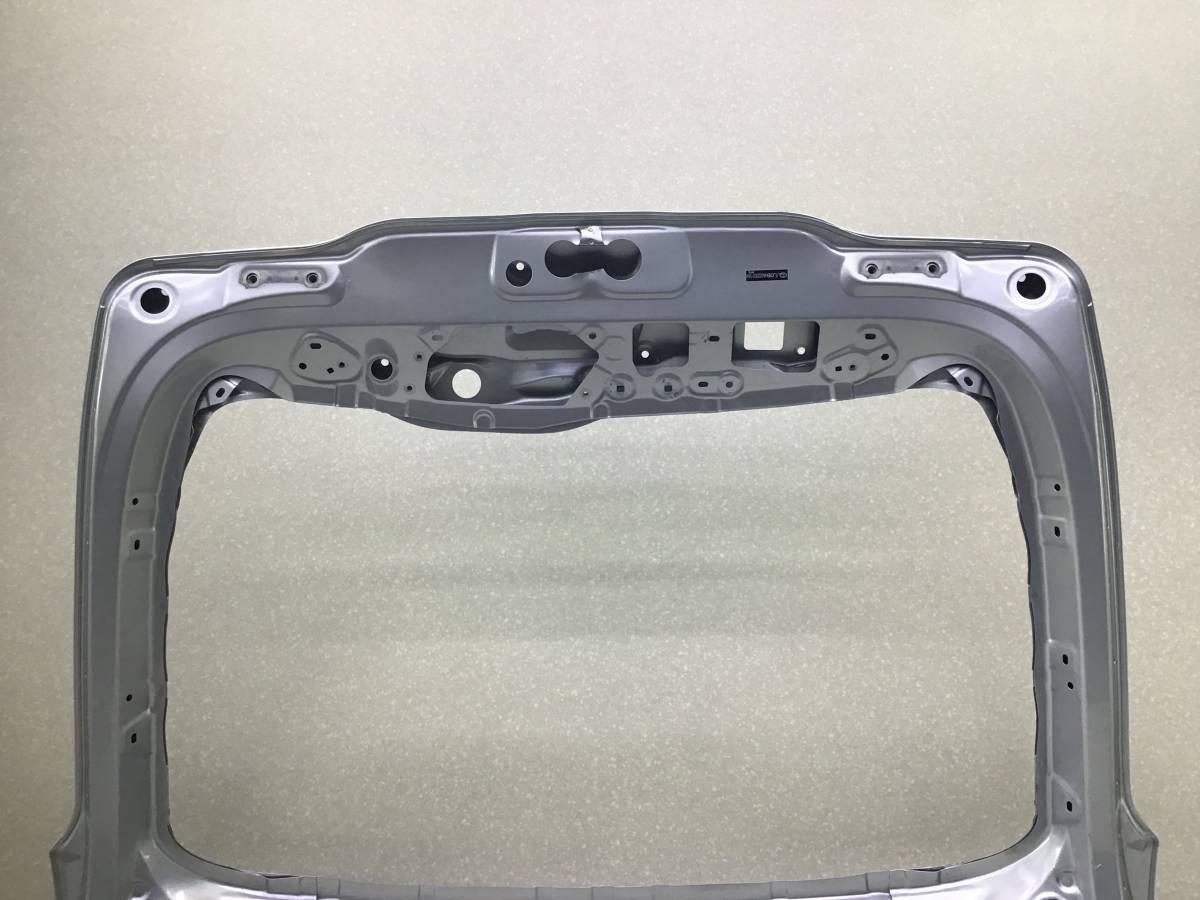 Дверь багажника Lexus RX500h (ALH10) Дверь багажника Lexus RX500h (ALH10)