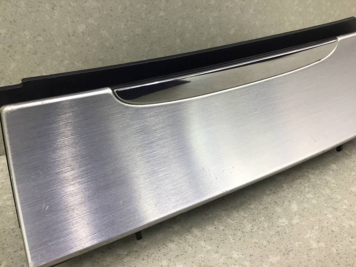 Пепельница передняя Volkswagen Passat B6 2005-2010 Пепельница передняя Volkswagen Passat B6 2005-2010