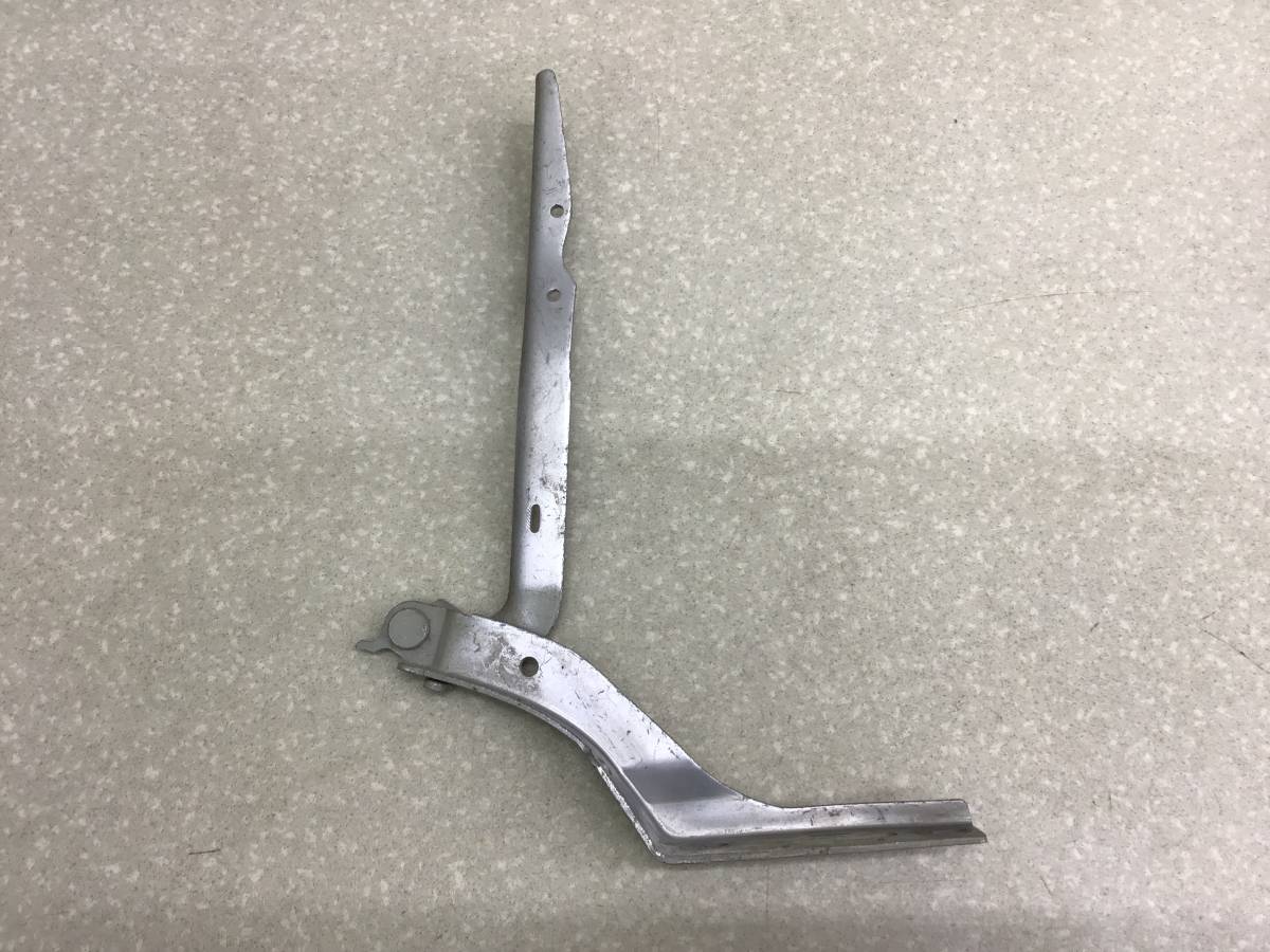 Петля капота правая Peugeot 307 (3A, 3C, 3H) 2001-2008 Петля капота правая Peugeot 307 (3A, 3C, 3H) 2001-2008