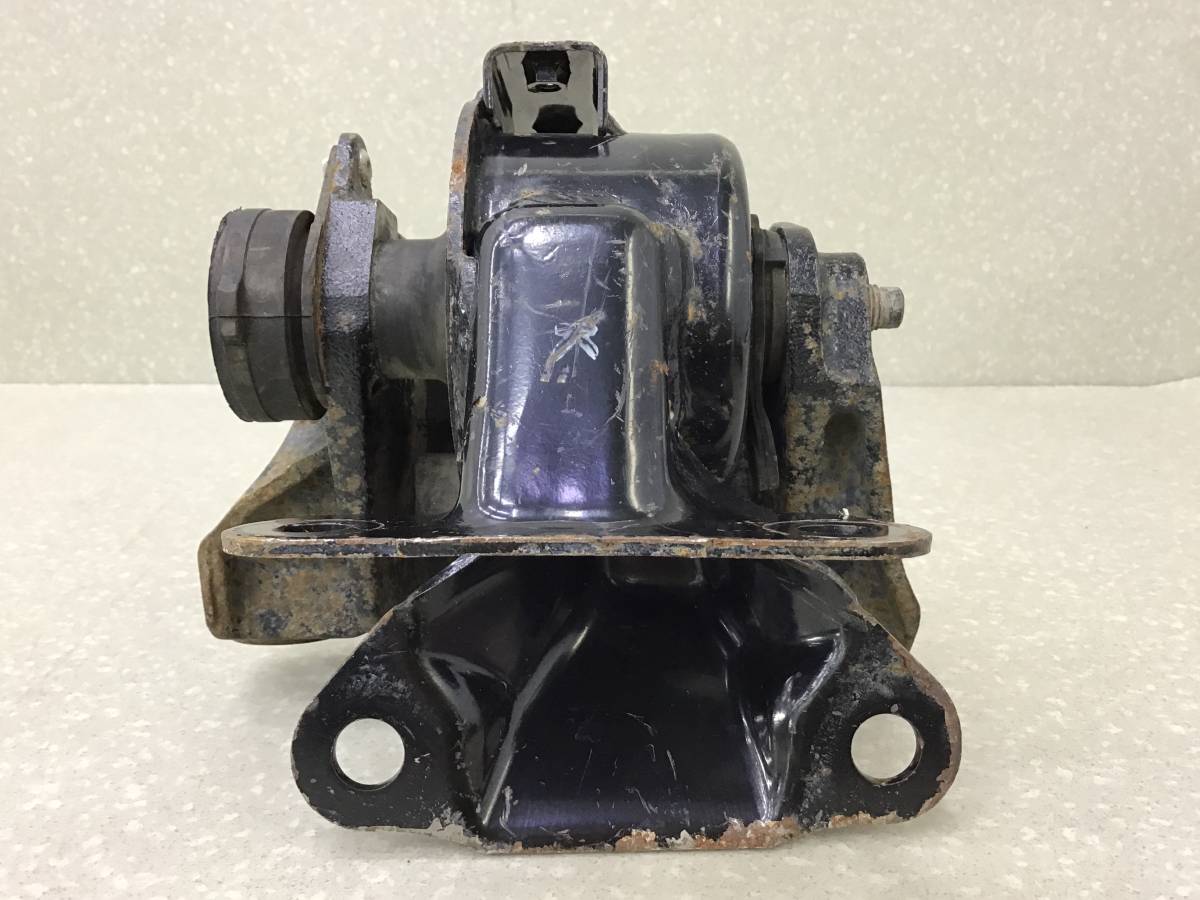 Опора КПП левая Mazda CX-7 (ER) 2006-2012 Опора КПП левая Mazda CX-7 (ER) 2006-2012