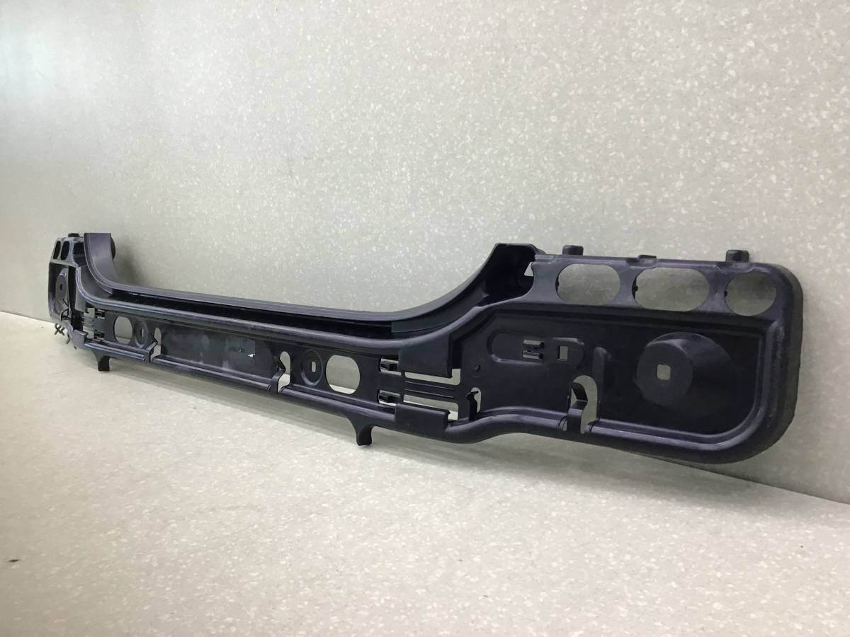 Кронштейн заднего бампера BMW 5-series E60/E61 2003-2009 Кронштейн заднего бампера BMW 5-series E60/E61 2003-2009