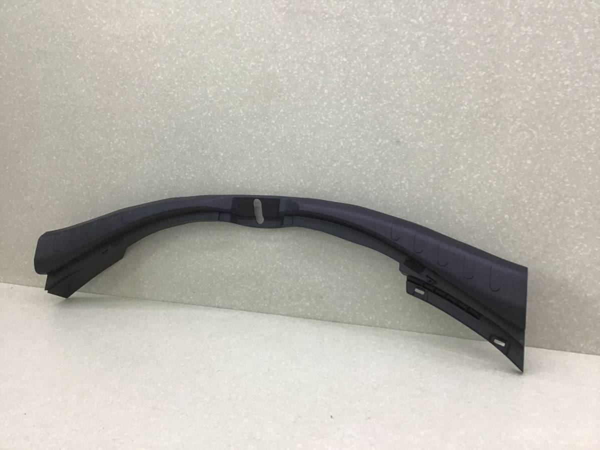 Накладка замка багажника Toyota Rav 4 (A40) 2013> Накладка замка багажника Toyota Rav 4 (A40) 2013>