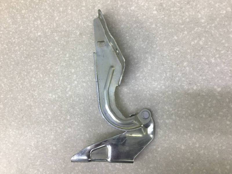 Петля капота правая Mitsubishi Outlander XL (CW) 2006-2012 Петля капота правая Mitsubishi Outlander XL (CW) 2006-2012