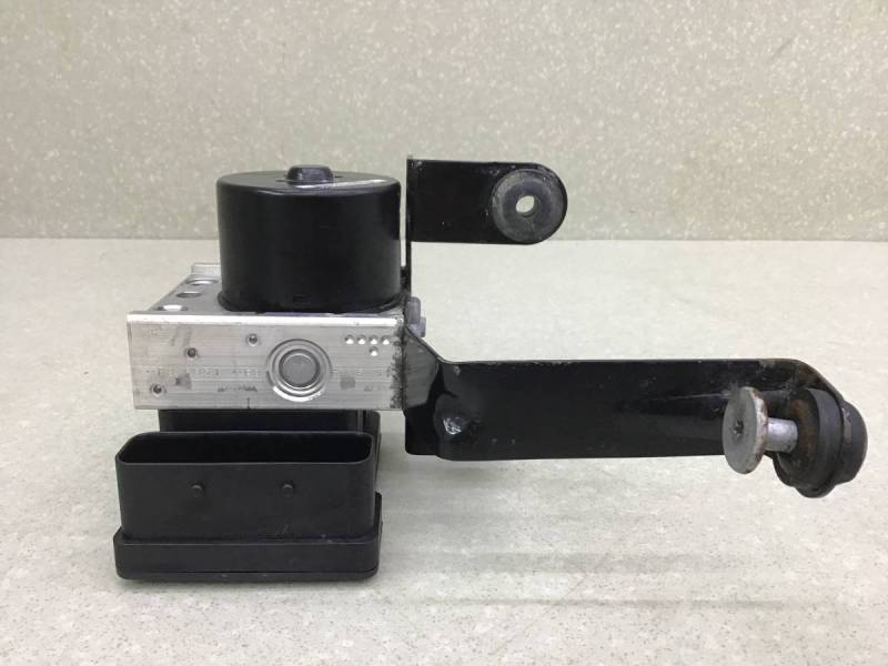 Блок ABS (насос) Ford Focus 3 (CB8) 2011-2019 Блок ABS (насос) Ford Focus 3 (CB8) 2011-2019