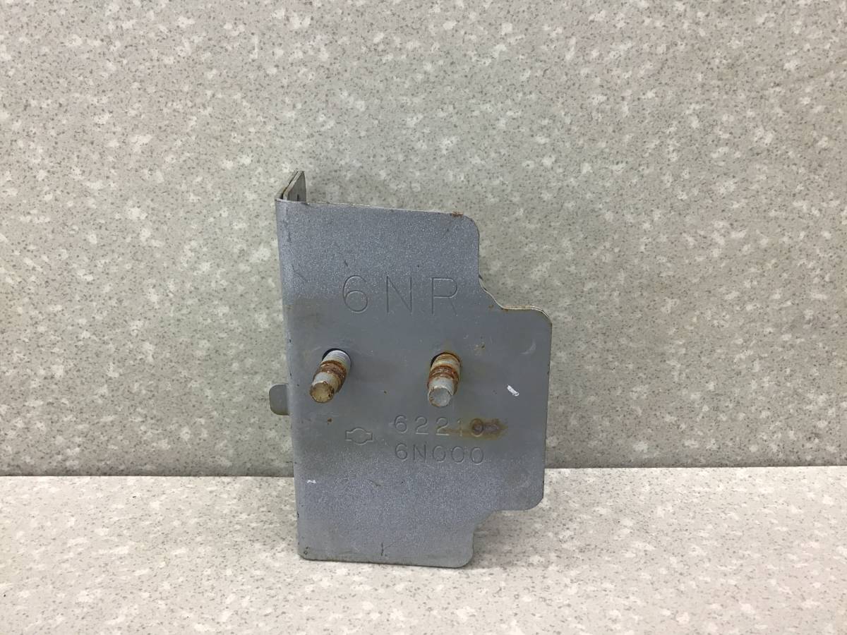 Кронштейн усилителя переднего бампера правый Nissan Sunny (B15) 1998-2004 Кронштейн усилителя переднего бампера правый Nissan Sunny (B15) 1998-2004