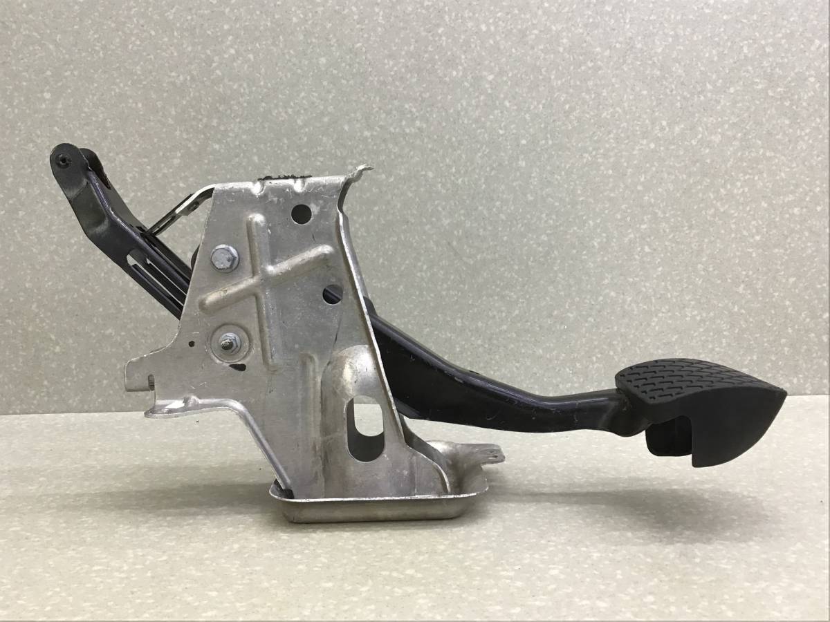 Педаль тормоза Volkswagen Jetta (1K) 2006-2011 Педаль тормоза Volkswagen Jetta (1K) 2006-2011
