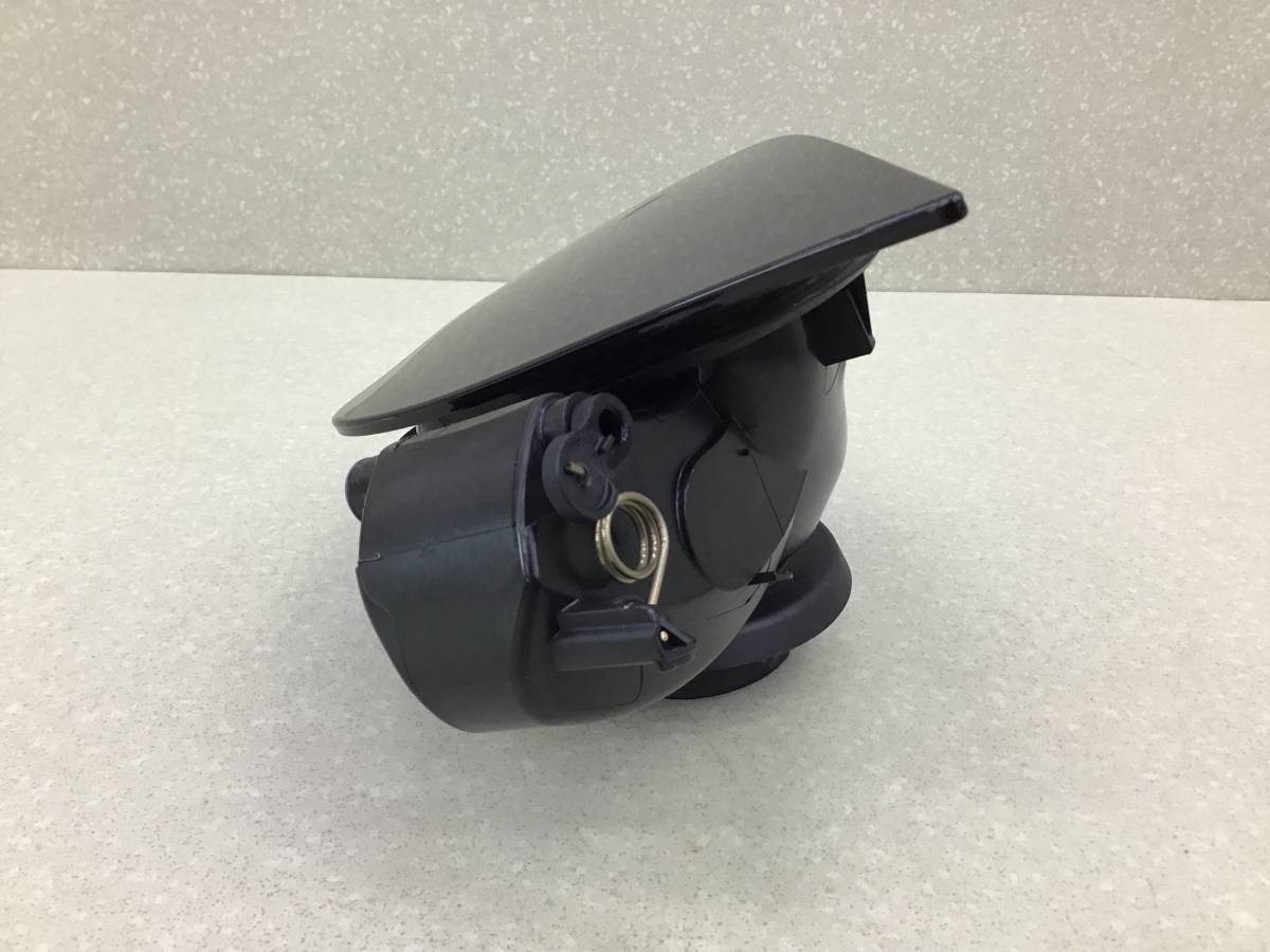 Лючок бензобака Ford Focus 3 (CB8) 2011-2019 Лючок бензобака Ford Focus 3 (CB8) 2011-2019