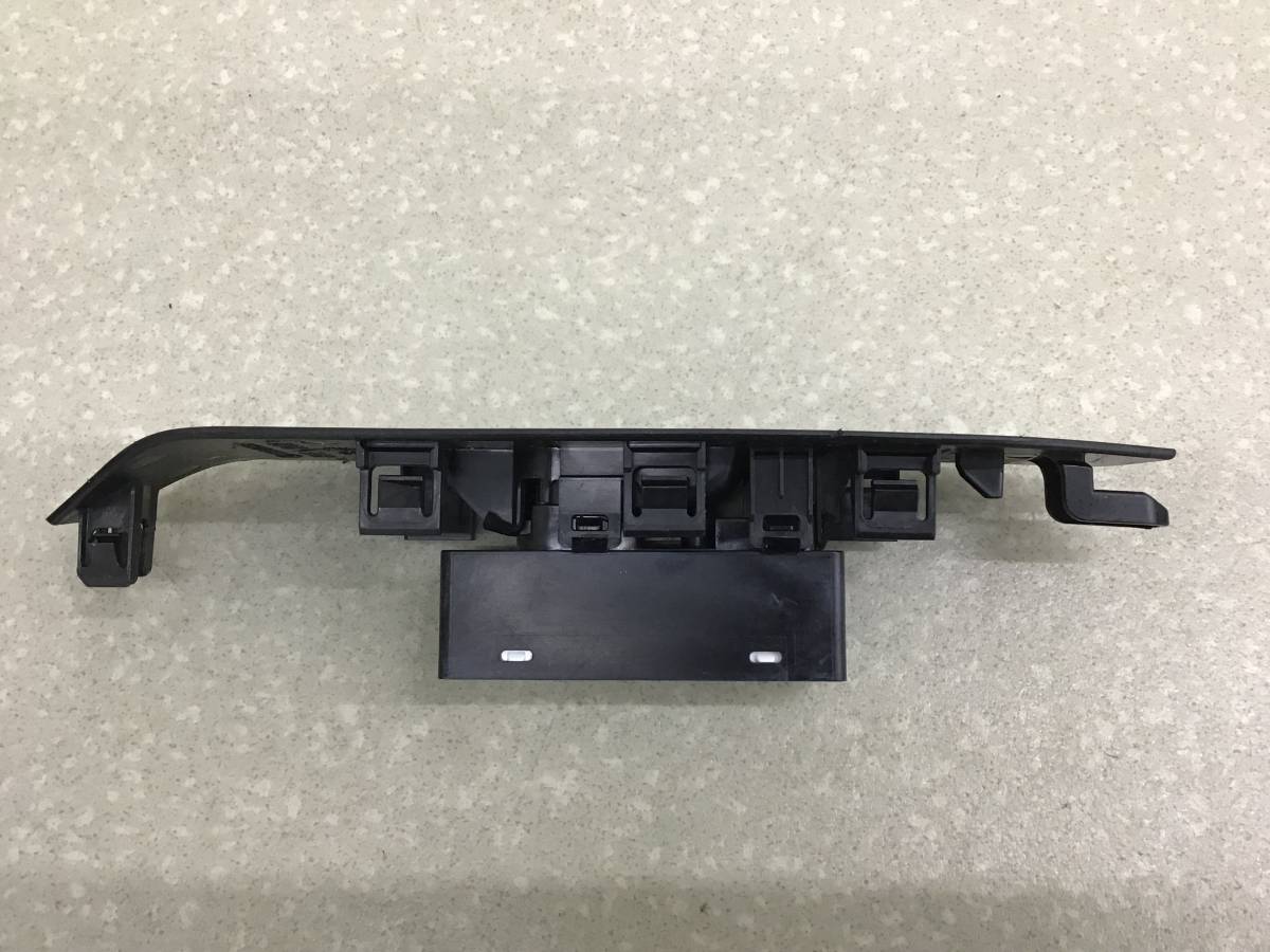 Кнопка стеклоподъемника Mazda Mazda 5 (CW) 2010-2016 Кнопка стеклоподъемника Mazda Mazda 5 (CW) 2010-2016