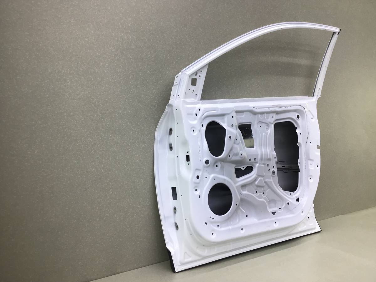 Дверь передняя правая Geely Coolray SX11 2018> Дверь передняя правая Geely Coolray SX11 2018>