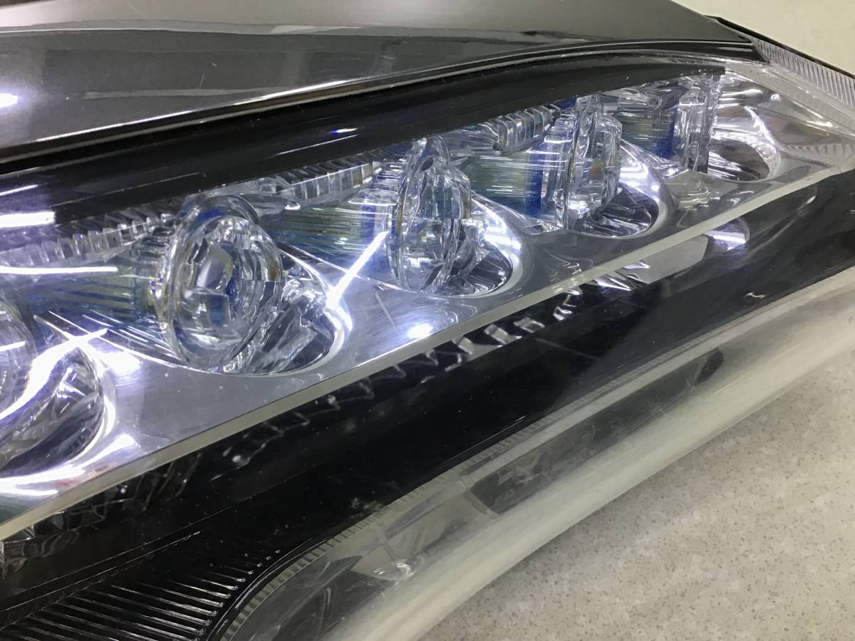 Фара правая Toyota Fortuner (GUN156, TGN156) 2015-н.в. Фара правая Toyota Fortuner (GUN156, TGN156) 2015-н.в.