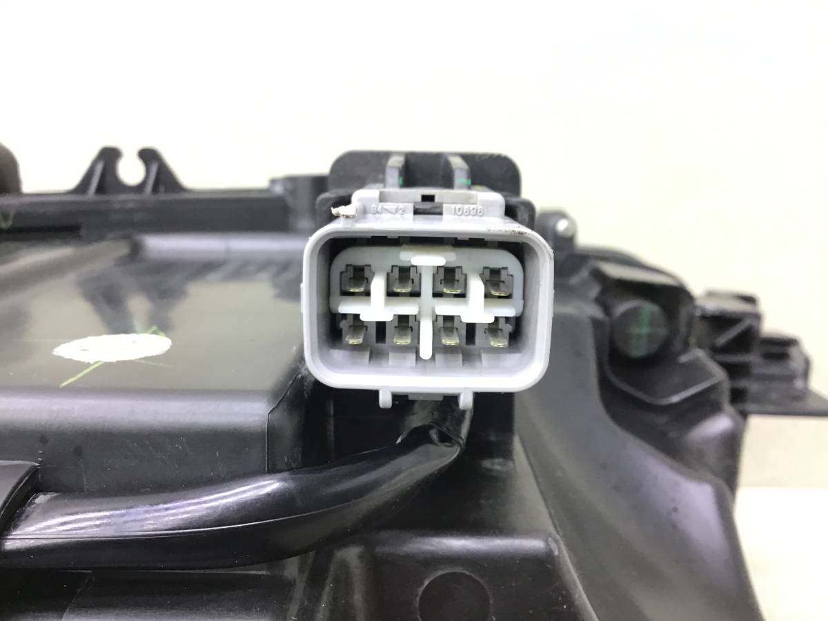 Фара правая Toyota Fortuner (GUN156, TGN156) 2015-н.в. Фара правая Toyota Fortuner (GUN156, TGN156) 2015-н.в.